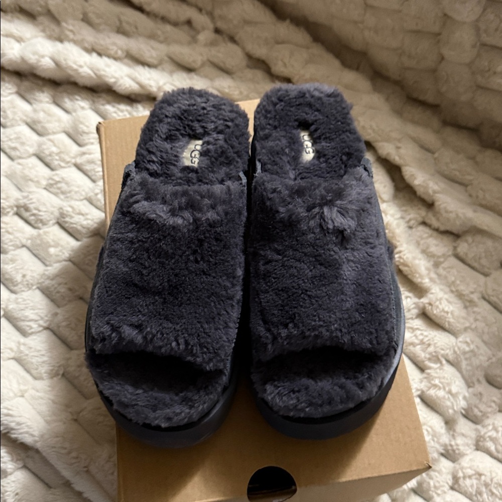 UGG Bayonna Slip-On in grey sz 6 - Picture 4 of 6